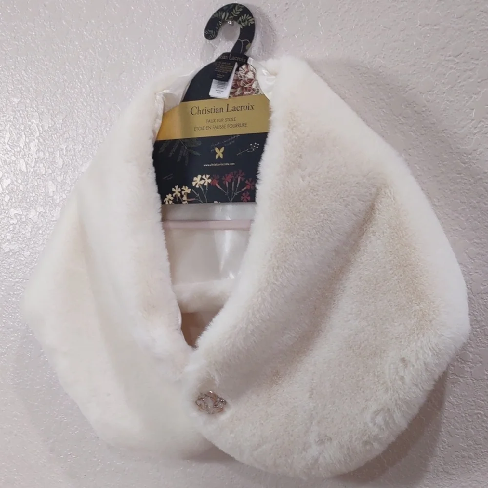 Christian Lacroix Cream Faux Fur Stole - Picture 16 of 17